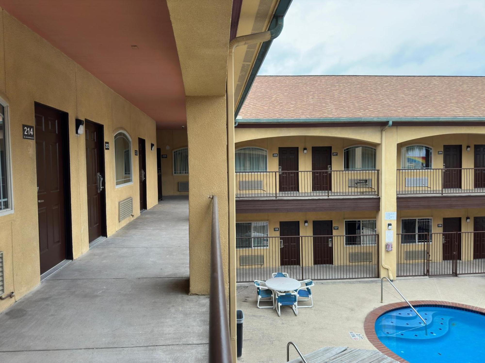 Texas Inn And Suites Rgv Edinburg Exterior foto